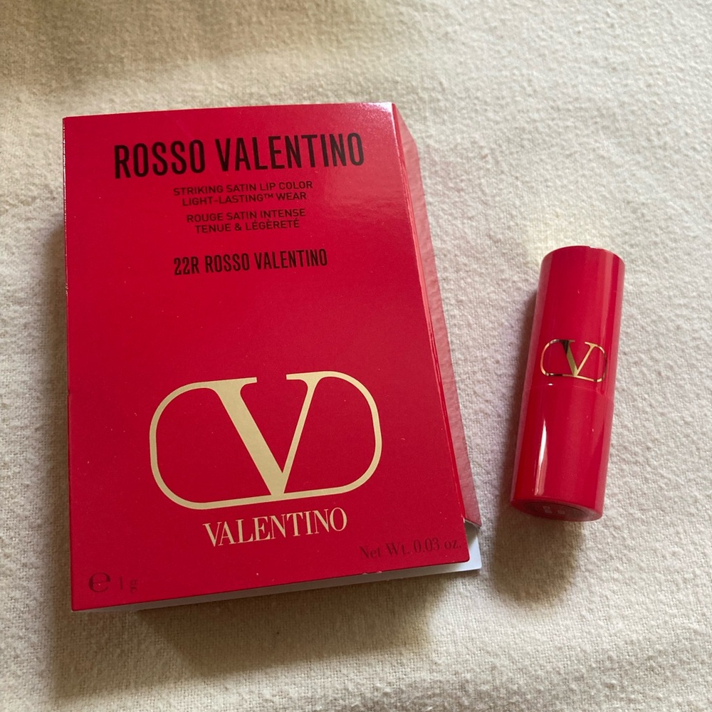 Rosso Valentino Red Lipstick Deluxe Sample Mini Shade 22R in Satin - Picture 7 of 13